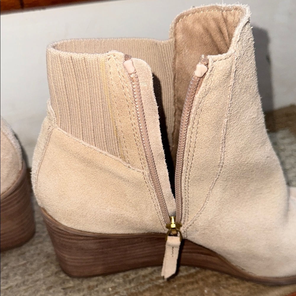 TOMS Women's Sadie Wedge Booties Beige Ankle Boots - Picture 9 of 14